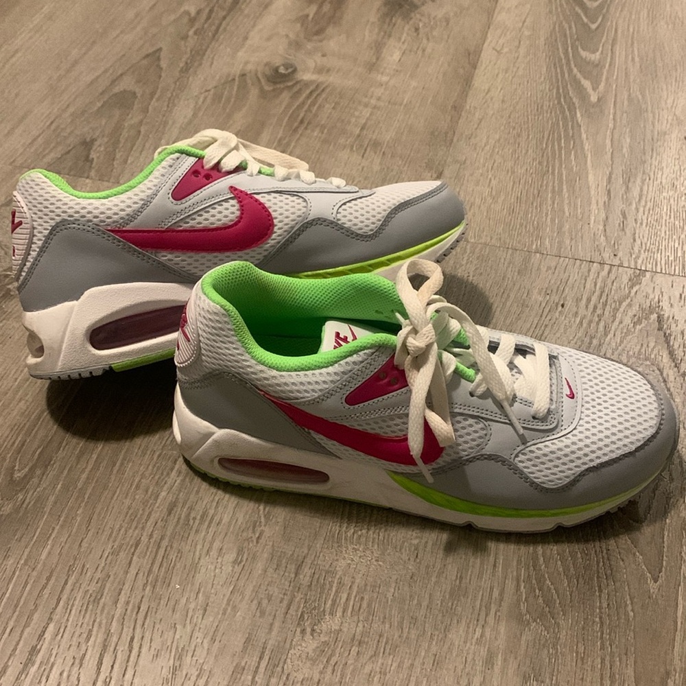 women’s nike sneakers